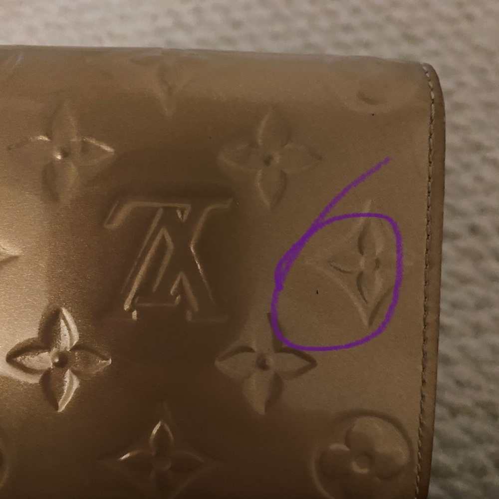 Louis Vuitton Sarah Wallet in Vernis Monogram - Picture 3 of 11